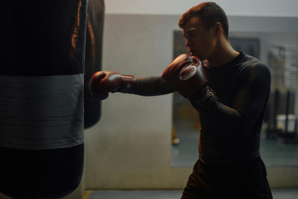 Which boxing gloves are ideal for the punching bag and sparring?