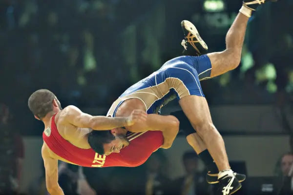 Waarom kniebeschermers steeds populairder worden in vechtsporten
