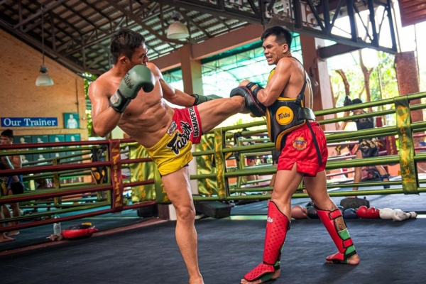 Bokshandschoenen met klittenband vs. veters: Wat is beter en waarom?