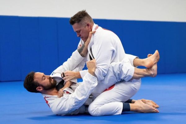Tapping in BJJ: Wanneer moet je opgeven?