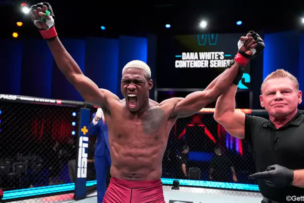 Hoe een MMA-vechter zich voorbereidt op een gevecht: Van trainingskamp tot cutten