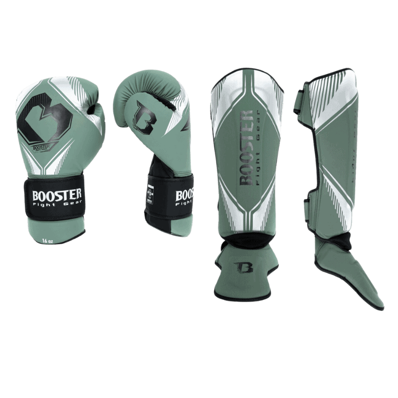 Complete Booster boks set in groen met bijpassende handschoenen en scheenbeschermers voor effectieve bescherming tijdens training