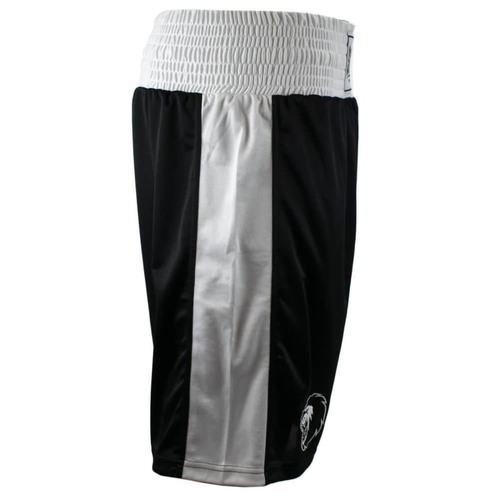 Zijaanzicht van de zwarte Super Pro boksshort, met een prominente witte verticale streep aan de zijkant van het been.