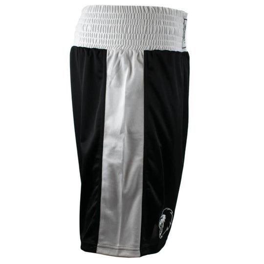 Zijaanzicht van de zwarte Super Pro boksshort, met een prominente witte verticale streep aan de zijkant van het been.