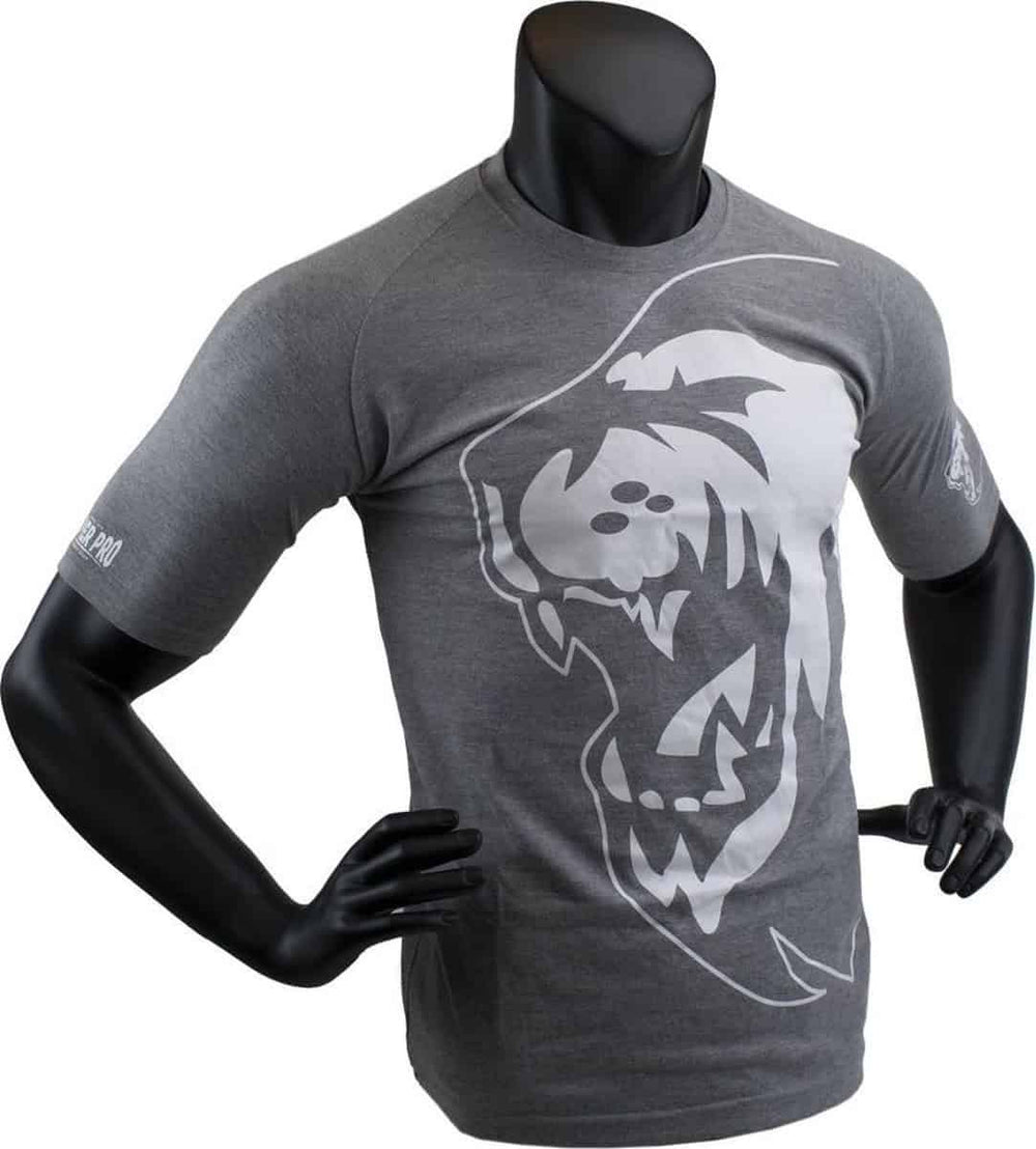 Grijs sportshirt met een grote witte leeuwenkop op de voorkant en het Super Pro logo op de mouw.