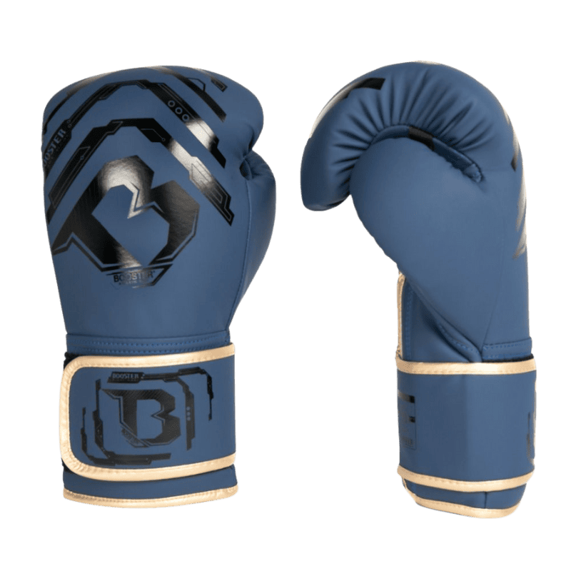 Een paar blauwe bokshandschoenen met gouden accenten en zwarte Booster-logo's, getoond in zowel een vooraanzicht als een zijaanzicht.