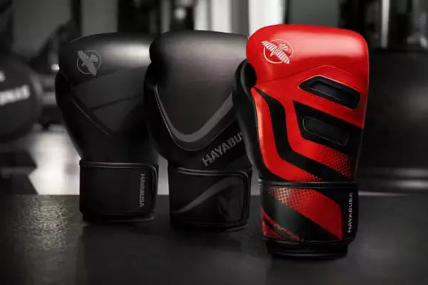 Handgefertigte vs. massengefertigte Handschuhe