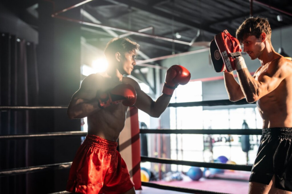 Kickboksen vs. Muay Thai: De verschillen en voordelen