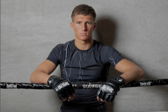 Super Pro Combat Gear: Die Geschichte hinter der Marke 