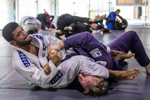 Pourquoi les bons pratiquants de BJJ manipulent la respiration de leurs adversaires