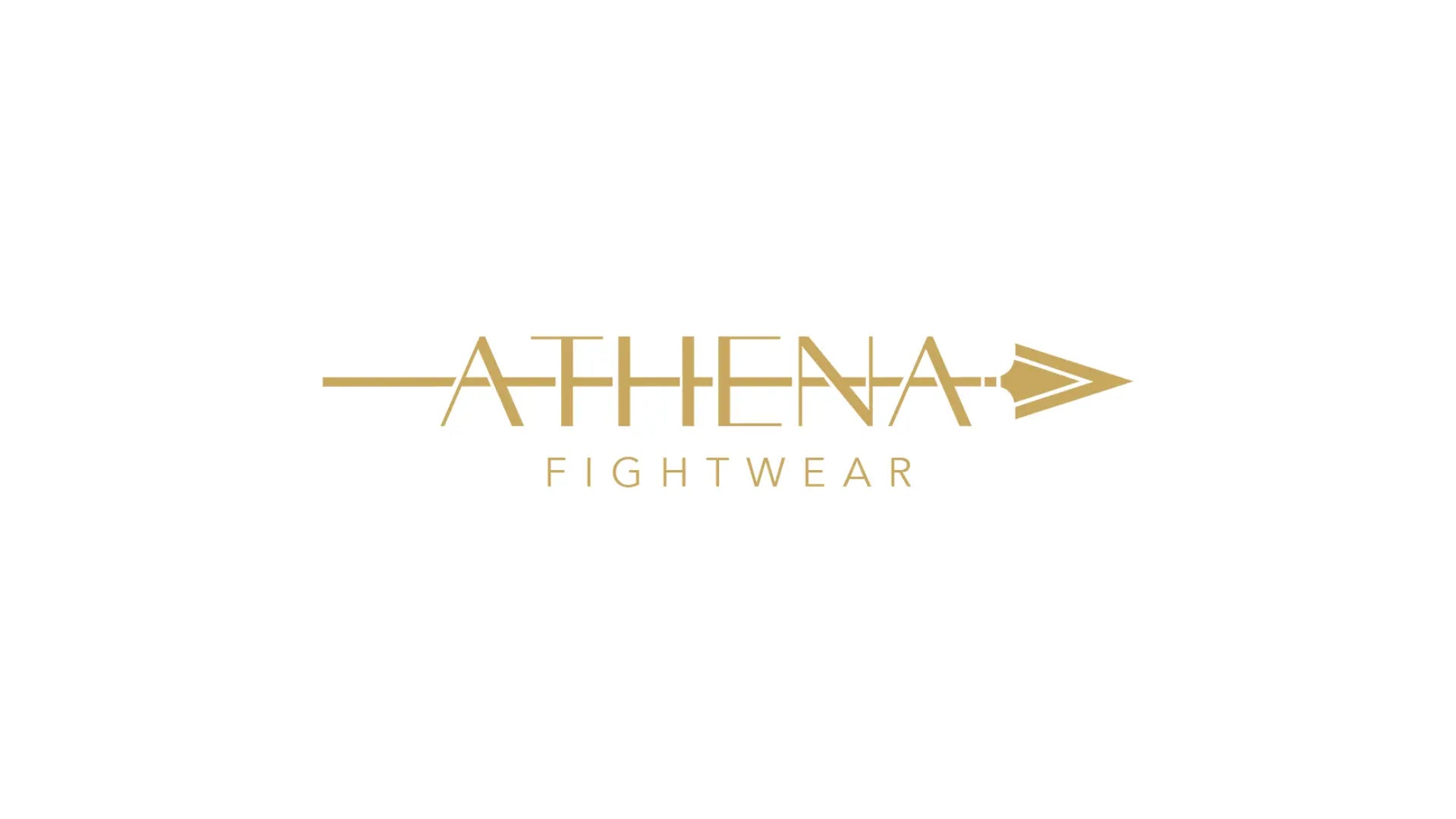 Goudkleurig logo van Athena Fightwear met gestileerde speerpunt en strakke typografie op een witte achtergrond.