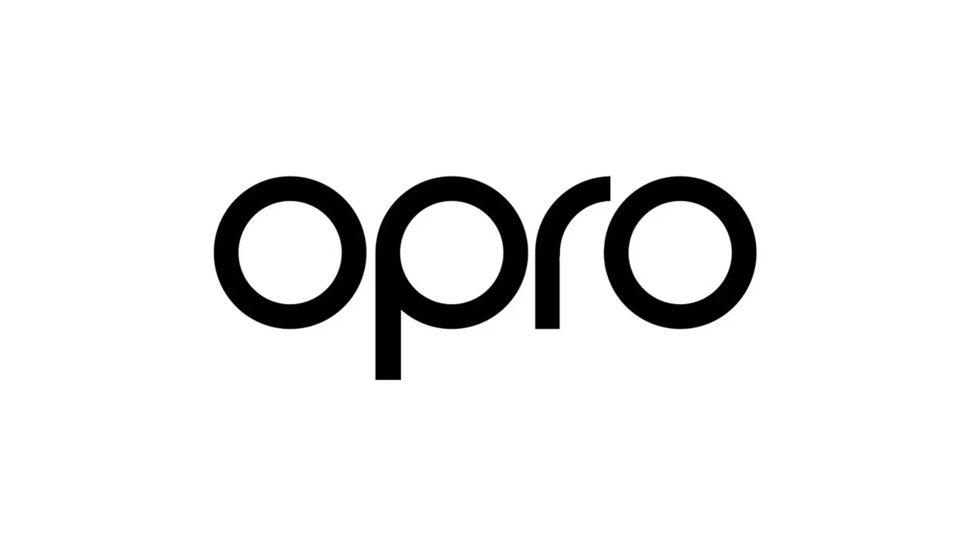 "Opro" logo: Eenvoudige, vetgedrukte zwarte tekst, wat duidt op een directe, no-nonsense aanpak, mogelijk voor een sportmerk dat efficiëntie en effectiviteit waardeert.