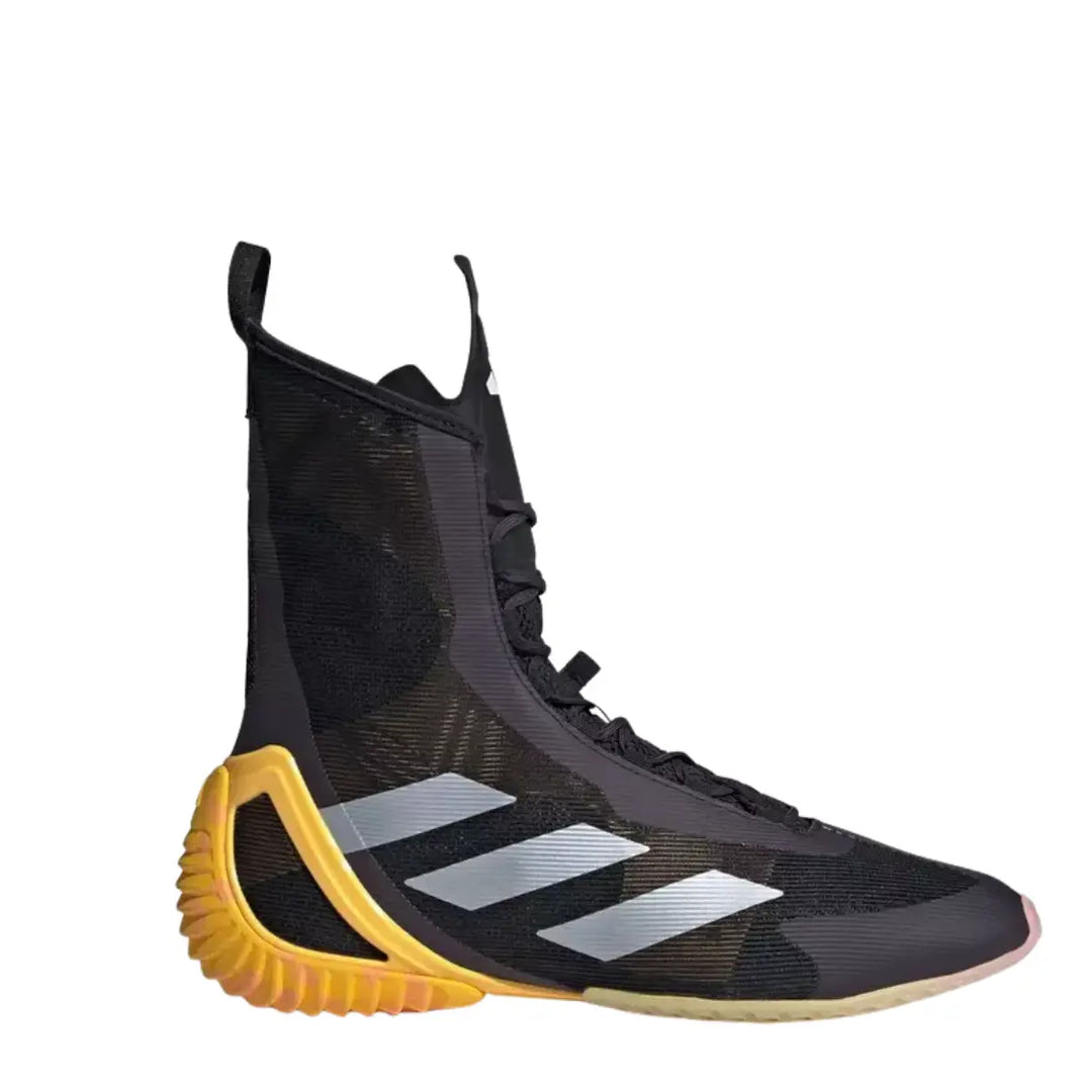 Adidas boksschoen zwart met gouden zool en lichtgewicht design voor snelheid