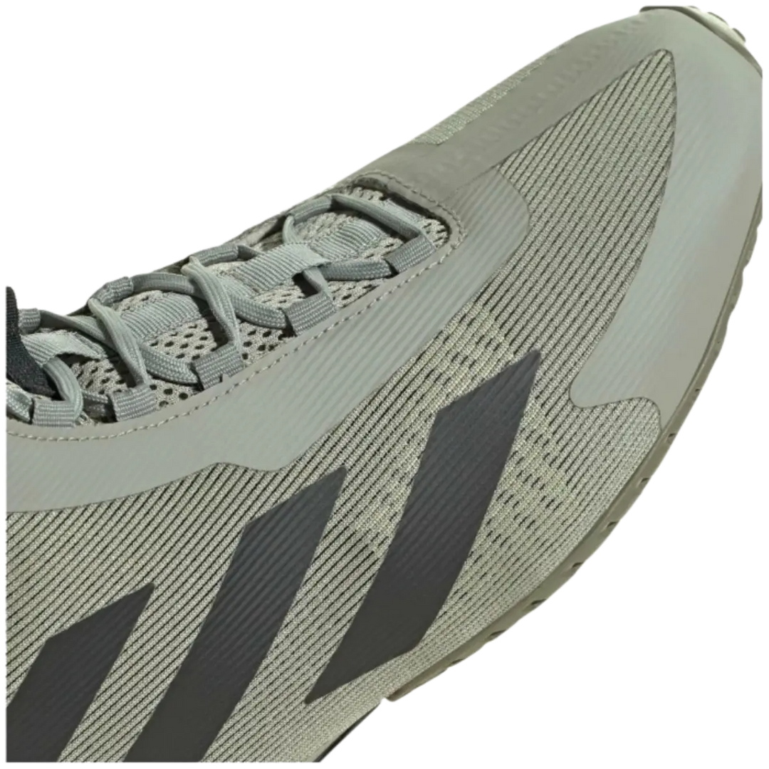Detail van Adidas Speedex Ultra Groen  met ademend mesh en vetersluiting