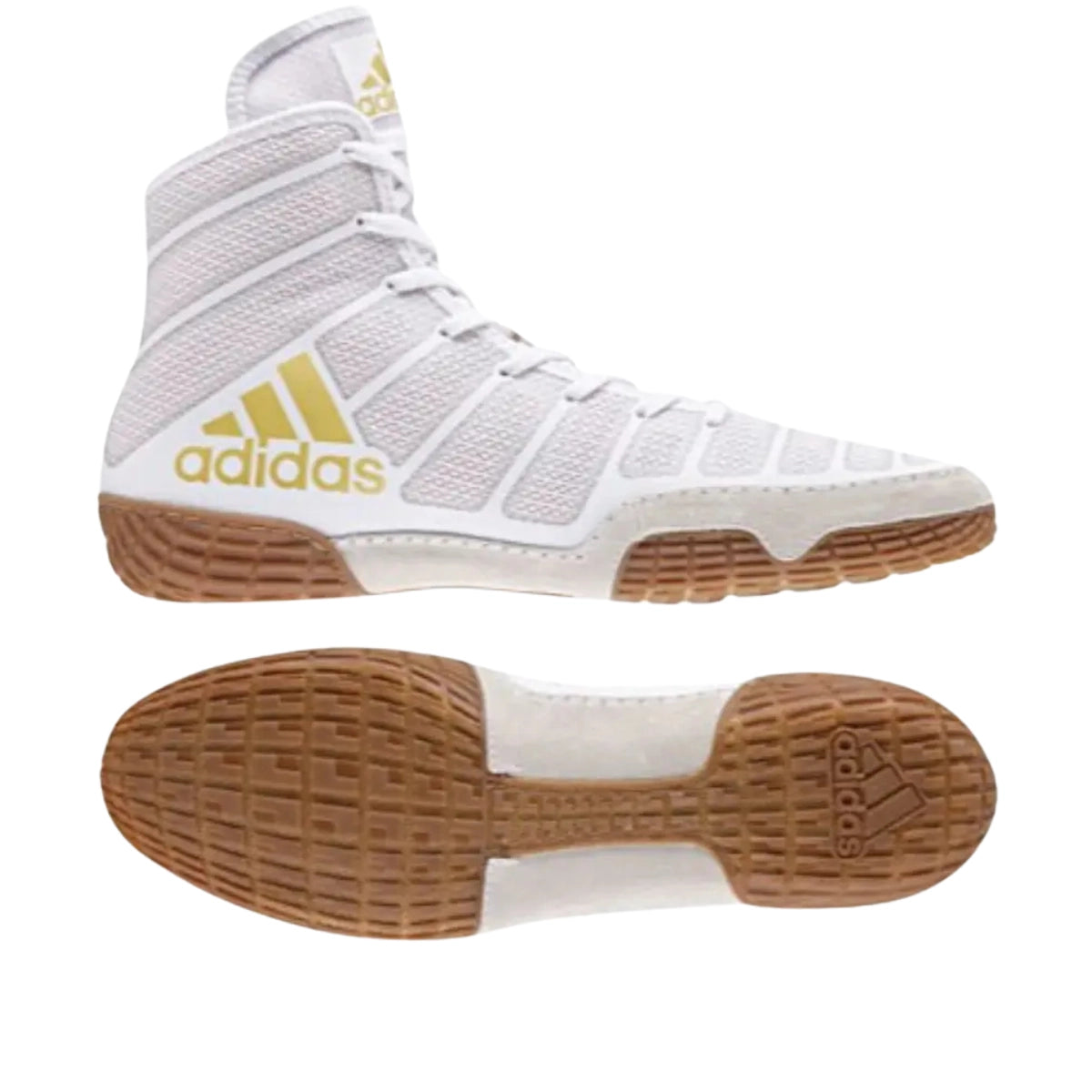 Witte Adidas Varner worstelschoenen met goudkleurig logo, hoge enkelsteun en bruine gripzool. De lichte pasvorm en stevige zool maken de schoenen geschikt voor worstelen, grappling en intensieve trainingen op de mat.