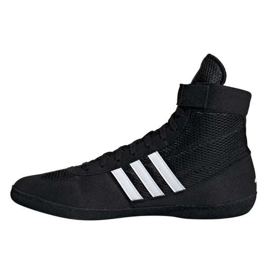 Rechterzijaanzicht van de Adidas Combat Speed 4 worstelschoenen in zwart. De combinatie van lichtgewicht materialen en een slanke zool zorgt voor optimale bewegingsvrijheid. Ideaal voor technisch en explosief worstelen.