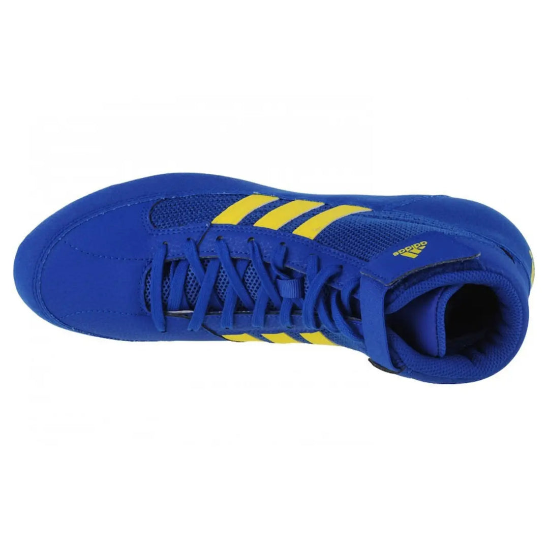 Bovenaanzicht van Adidas Havoc worstelschoen in blauw met gele strepen.