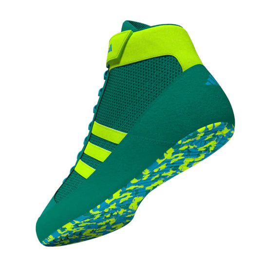 Schuin achteraanzicht van de Adidas Worstelschoenen Havoc Groen met zicht op de zool en hiel. De combinatie van gripvaste zool en flexibel bovenwerk is goed zichtbaar. Ontwikkeld voor maximale prestaties op de mat.