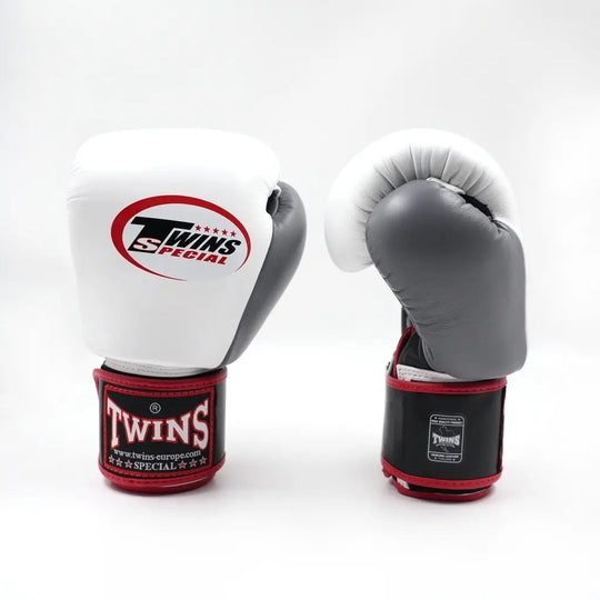 Twins bokshandschoenen wit met grijze padding en stevige pasvorm