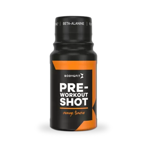 Zwart met oranje flesje Body & Fit Pre-Workout Shot in de smaak orange flavour met Beta-Alanine.