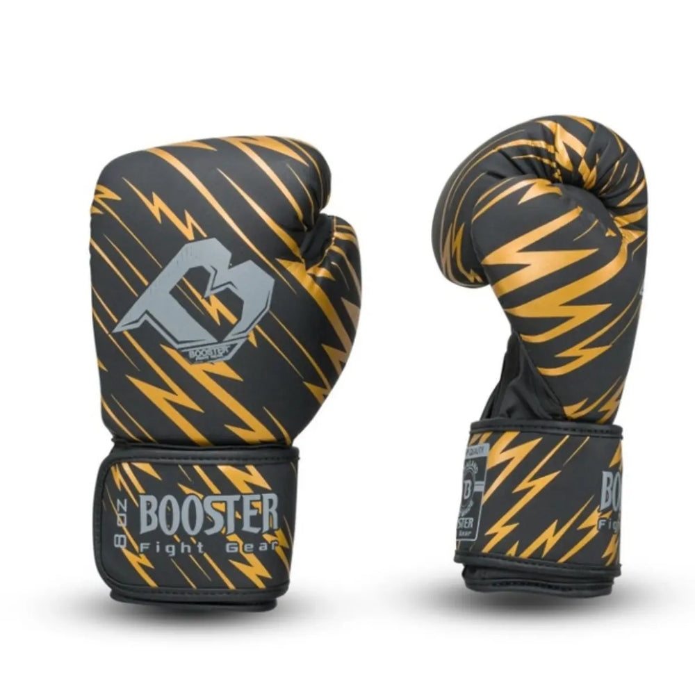 Stijlvolle bokshandschoenen van Booster met een all-over geel bliksemdesign en zilverkleurig logo, ideaal voor intensieve trainingen.









