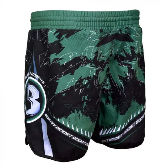 Booster MMA fightshorts groen-zwart met groot logo op de zijkant en brede elastische tailleband.