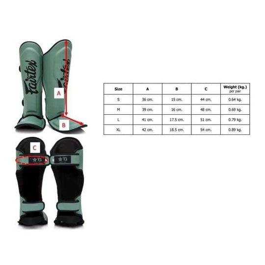 Overzicht van Fairtex scheenbeschermers met gemarkeerde afmetingen (A: scheen, B: wreef, C: kuitband) en bijbehorende maattabel. Afbeelding toont vier maten (S t/m XL) met lengtes in centimeters en gewicht per paar in kilogram, handig voor het kiezen van de juiste maat tijdens kickbokstraining.