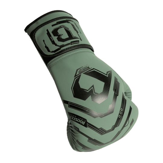 Groene Booster Youth V2 bokshandschoen, bovenaanzicht met zwart Booster-logo en strakke lijnen in het design.