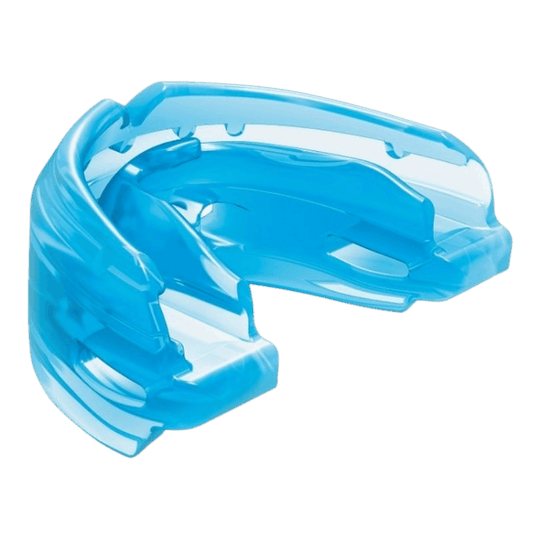Transparant blauwe Opro mondbeschermer met flexibele pasvorm en duidelijke vinnen voor grip en comfort.