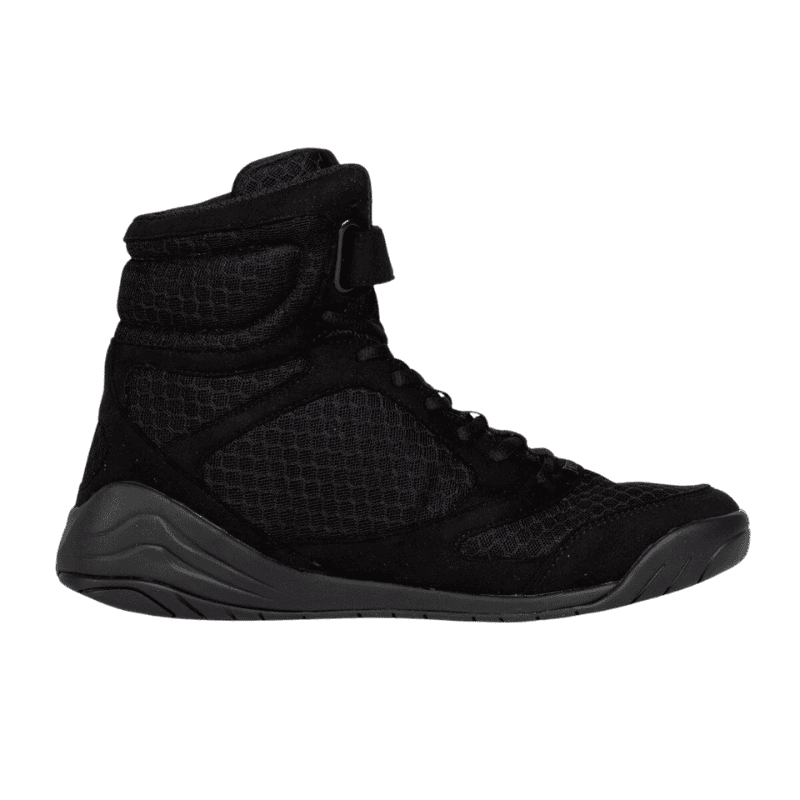 Binnenkant van een zwarte Everlast Elite 2 boksschoen, met ademend mesh-materiaal en een ergonomisch ontwerp voor comfort en ventilatie.