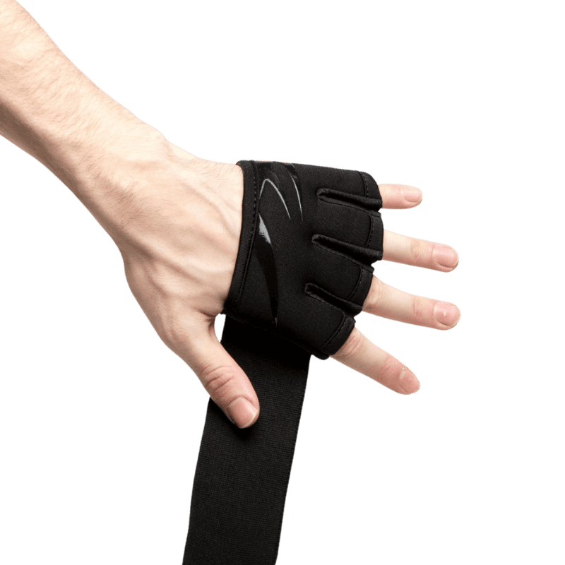 Zijaanzicht van een hand met een Everlast Fastwraps Evergel zwarte bandage. De vingers zijn gespreid, de bandage bedekt de knokkels en de band hangt los.
