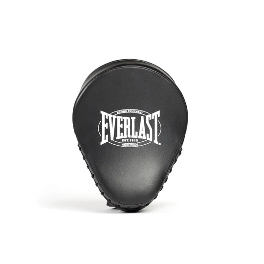 Vooraanzicht van de zwarte Everlast 1910 focus mitt met wit Everlast-logo op de slagzijde, rechtop gepositioneerd tegen een witte achtergrond