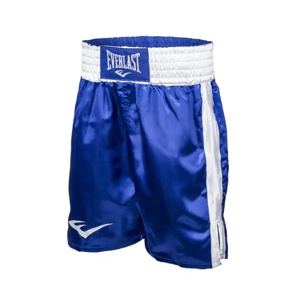 Vooraanzicht van de Everlast Boksshort Blauw Wit met brede tailleband en glanzende satijnen afwerking. Ontworpen voor optimale bewegingsvrijheid tijdens bokstraining.