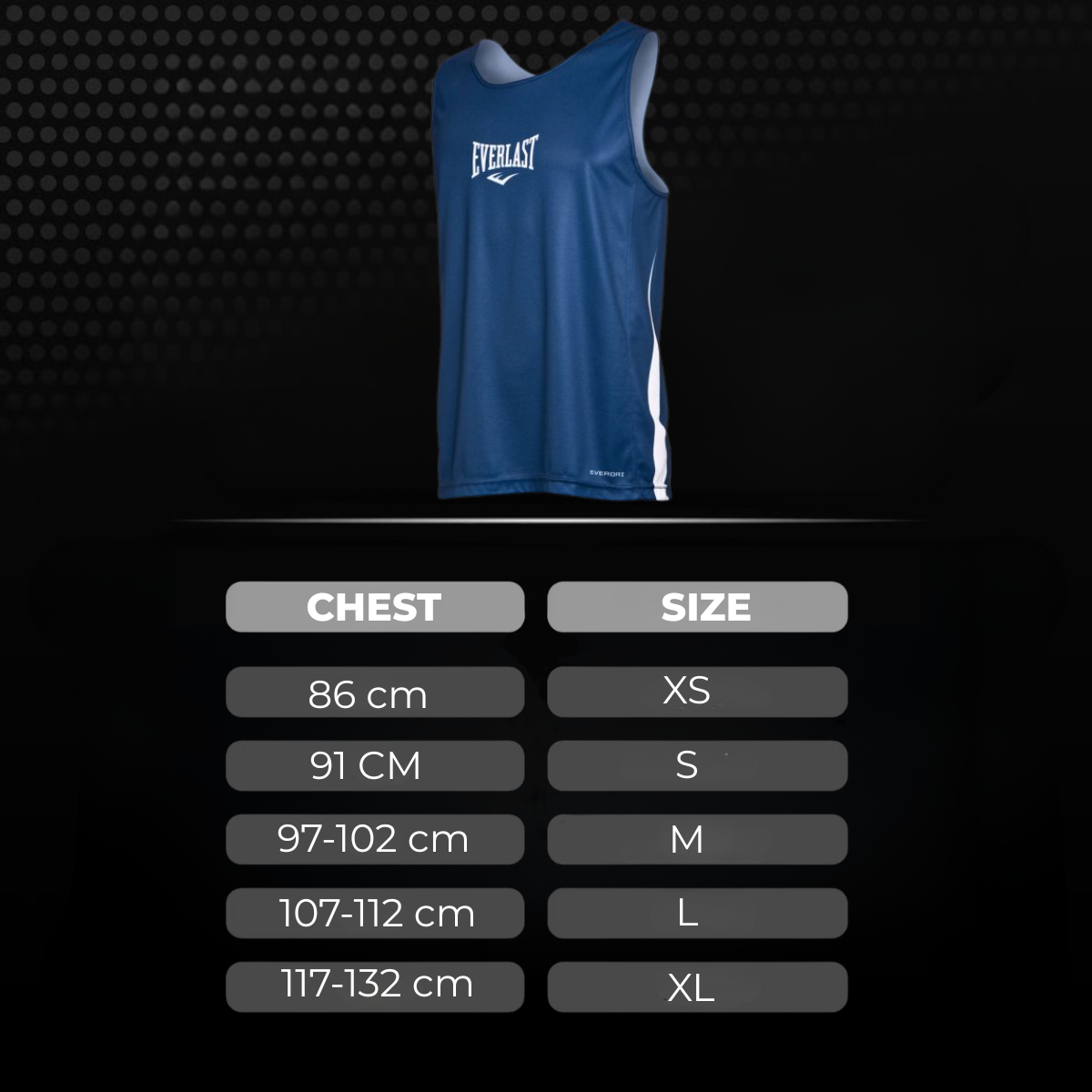 Maattabel voor het blauwe Everlast boksshirt met borstomvang en bijbehorende maten XS tot XL. De afbeelding helpt boksers en kickboksers de juiste maat te kiezen voor trainingen en wedstrijden.