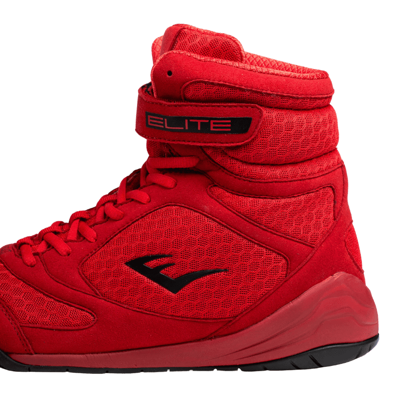 Zijkant van een rode Elite 2 boksschoen, met een enkelband waarop 'Elite' staat en het Everlast-logo in zwart, voor een combinatie van stijl en functionaliteit.