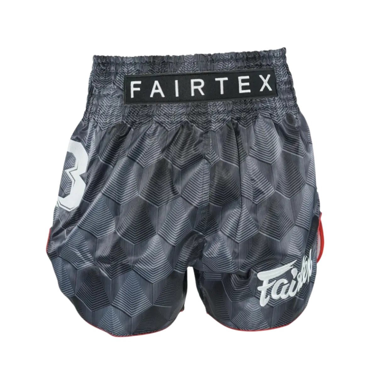 Fairtex kickboksbroekje Stealth in grijs met geometrisch patroon en logo op de achterkant