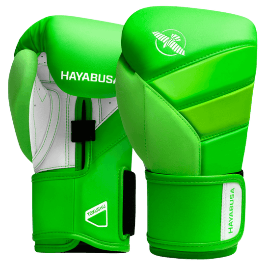Hayabusa T3 Neon Green Bokshandschoenen paar, vooraanzicht op witte achtergrond.