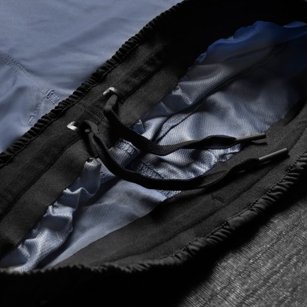 Detail van de binnenzijde van de Hayabusa MMA Shorts Heren Core Blauw met verstevigde tailleband en intern trekkoord.