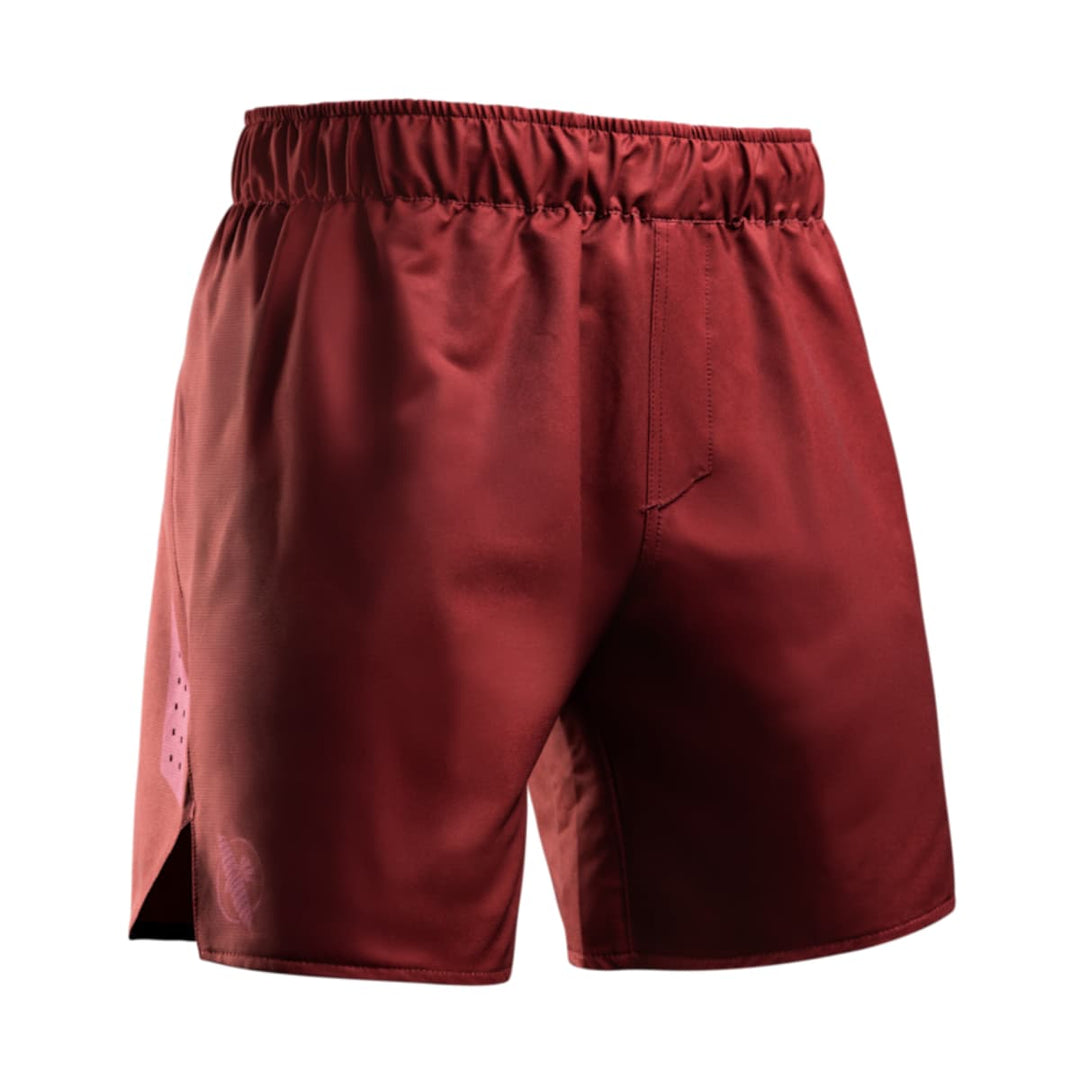 Voorzijde van de Hayabusa MMA Shorts Heren Core Rood met elastische tailleband en ruime pijpen voor optimale bewegingsvrijheid.