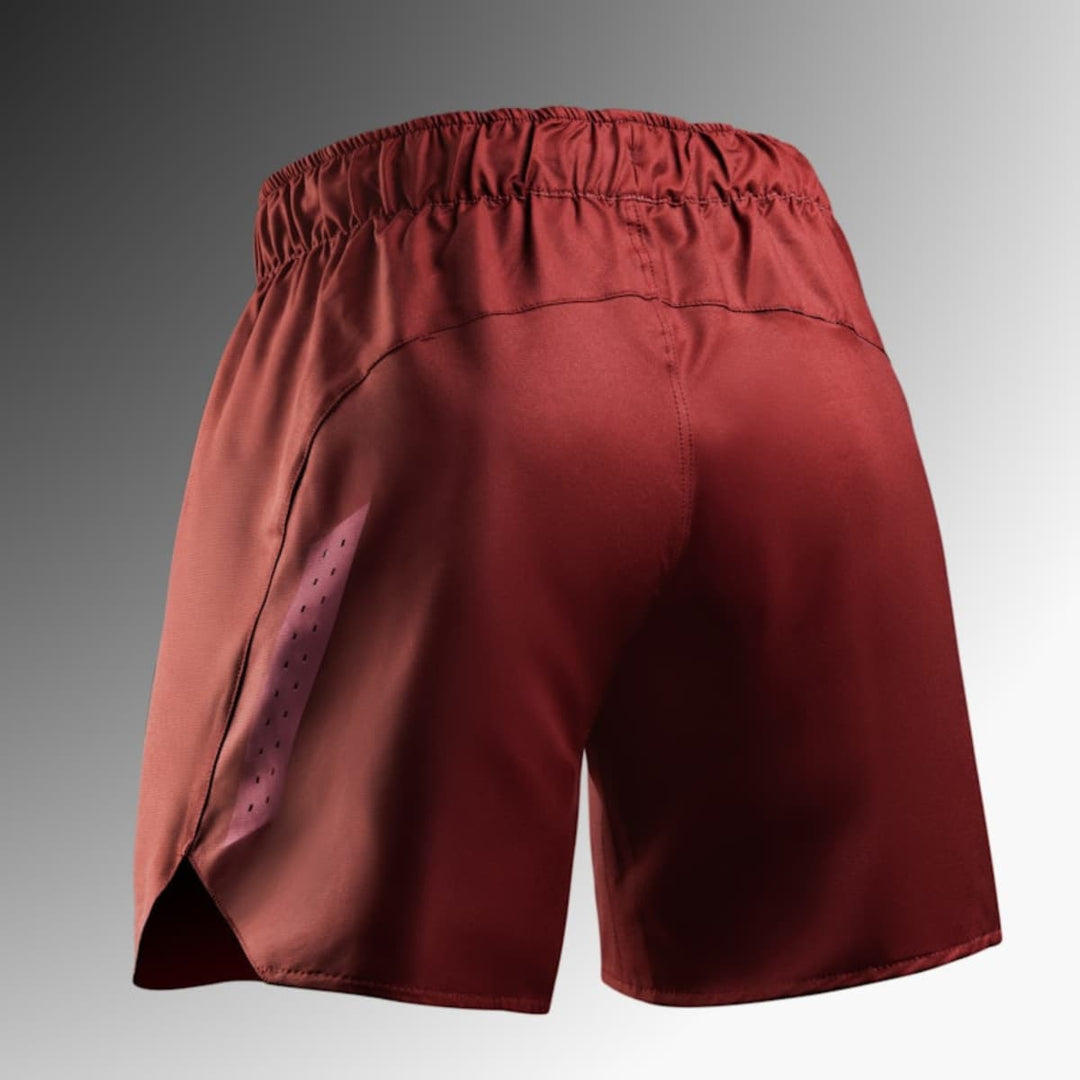 Achterzijde van de Hayabusa MMA Shorts Heren Core Rood met gladde afwerking en comfortabele pasvorm.