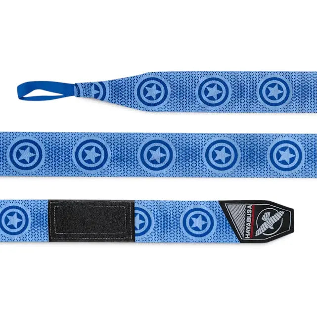 Captain America handwraps van Hayabusa, volledig uitgerold met blauw sterdesign en lus zichtbaar