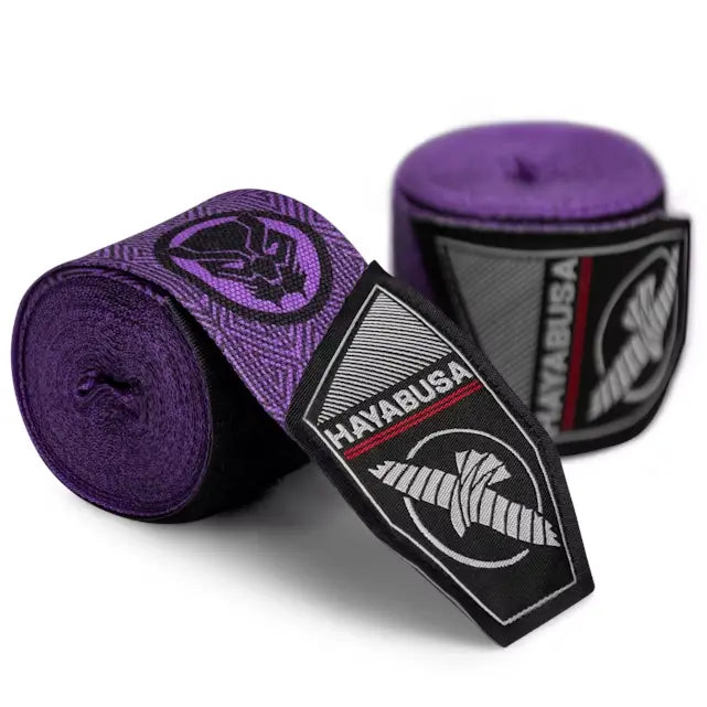 Paarse Hayabusa Marvel Hero Elite bandages opgerold, met duidelijk zichtbaar Hayabusa logo op het uiteinde van de bandage.