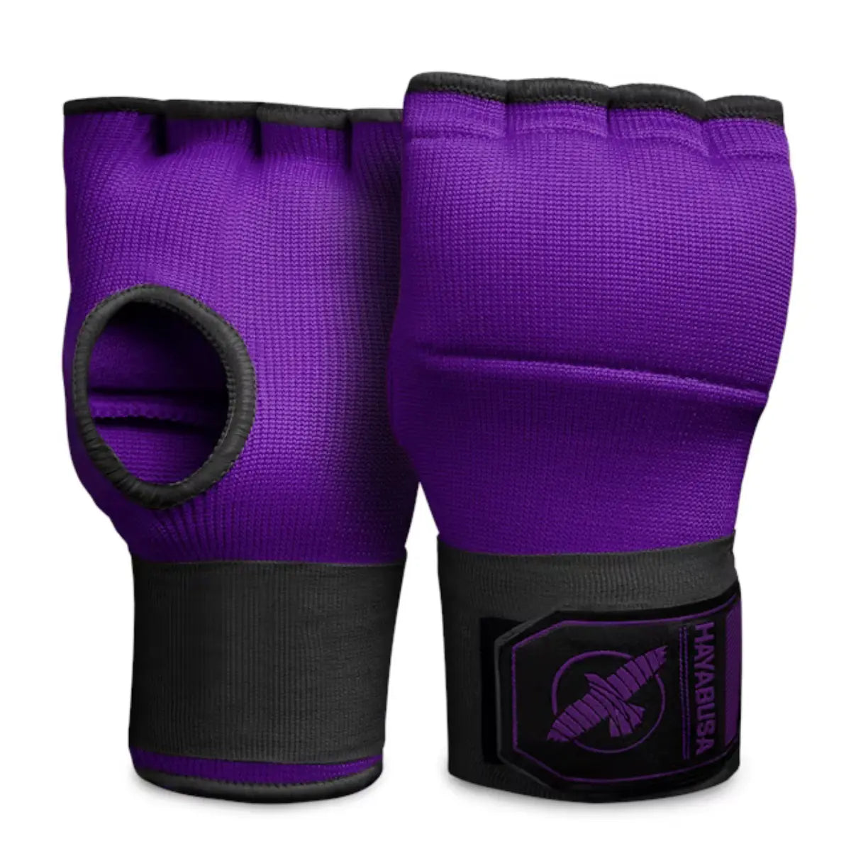 Een paar paarse Hayabusa binnenhandschoenen (quick wraps) met zwarte polsbanden en het zwarte Hayabusa logo op de manchet, getoond op een witte achtergrond.
