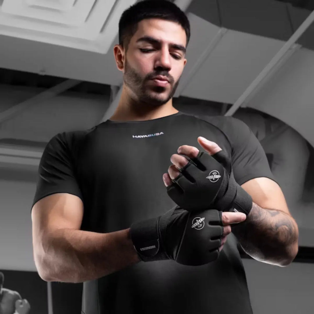 Hayabusa Elite Quick Wraps in zwart, gedetailleerde close-up van het materiaal en klittenbandsluiting