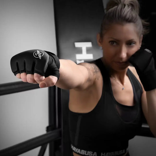 Hayabusa Elite Quick Wraps in zwart, snelle en stevige bokswikkels met klittenband