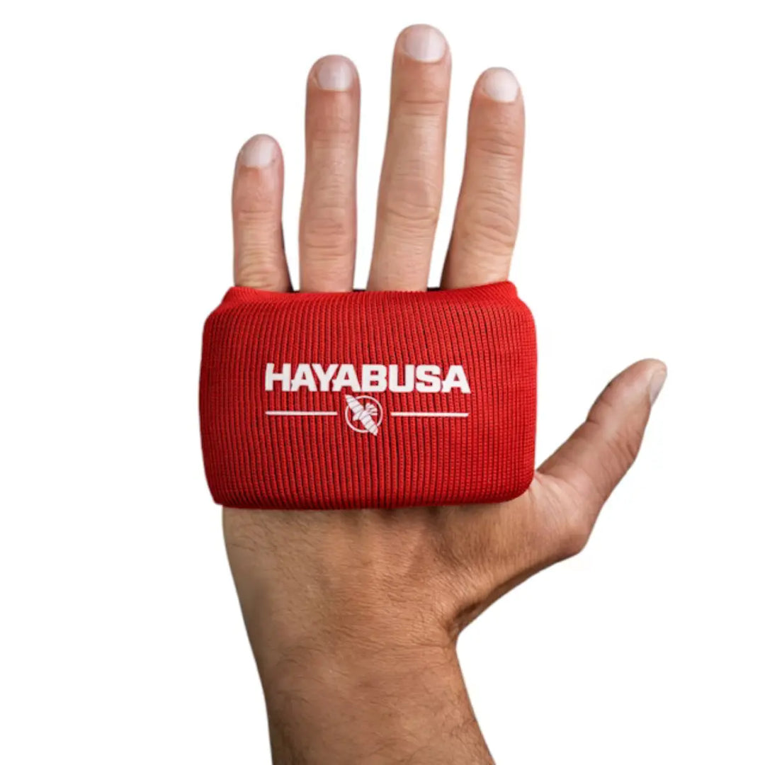 Hayabusa Knokkelbeschermers in rood, close-up van de binnenzijde met zachte voering