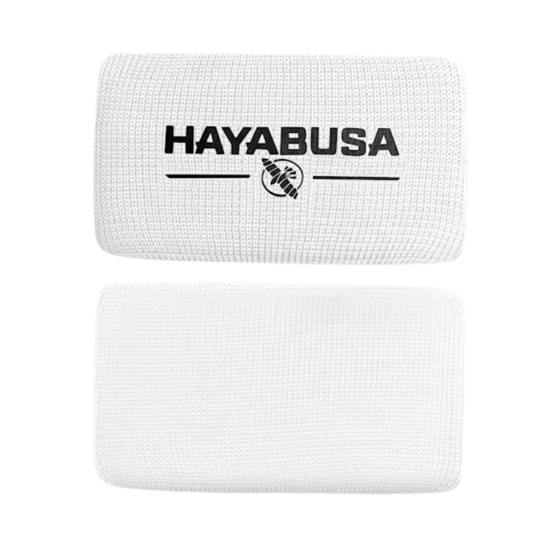 Twee opgestapelde witte Hayabusa handwraps met het merklogo aan de bovenkant.