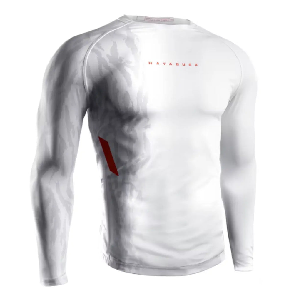 Hayabusa long sleeve rashguard in wit met subtiel grijs patroon en rode accenten