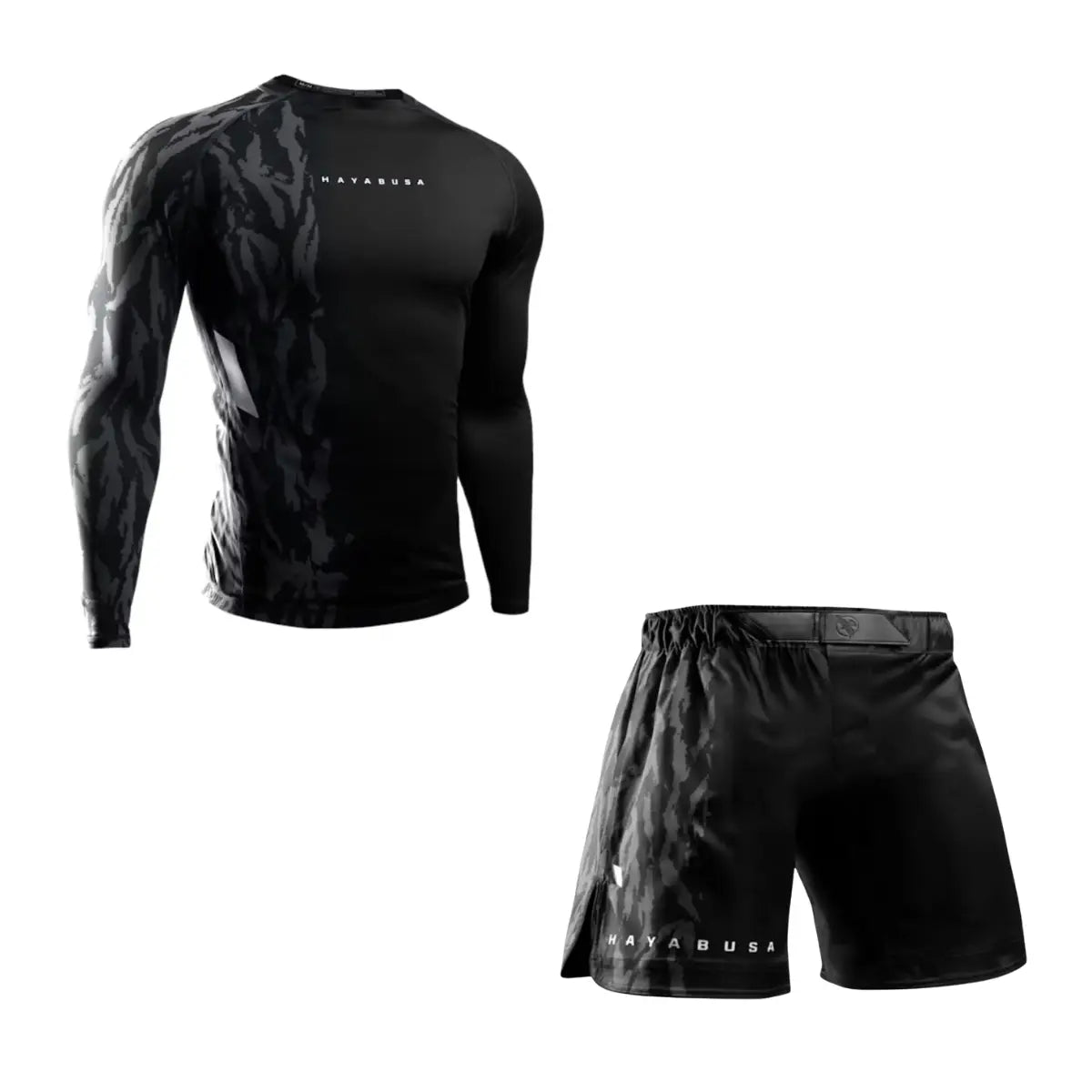 Productfoto van een Hayabusa heren set met een zwarte camouflage long sleeve rashguard en een bijpassende zwarte trainingsshort, afgebeeld tegen een witte achtergrond.
