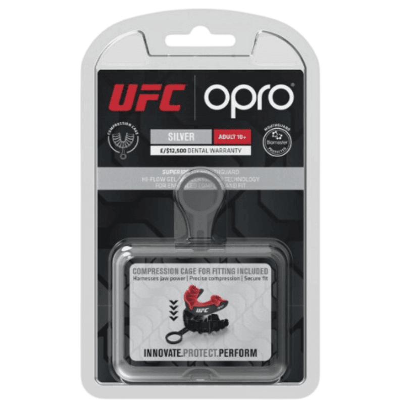 Verpakking van een Opro UFC zilveren mondbeschermer, compleet met compressiehulpmiddel voor aanpassing.